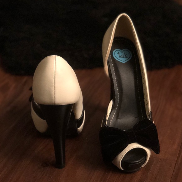 Pinup pumps - Picture 3 of 6